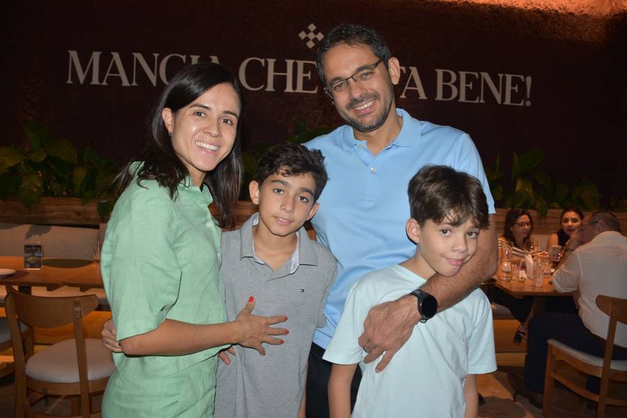 Médica Sariane Ribeiro celebra 40 anos ao lado da família em Teresina