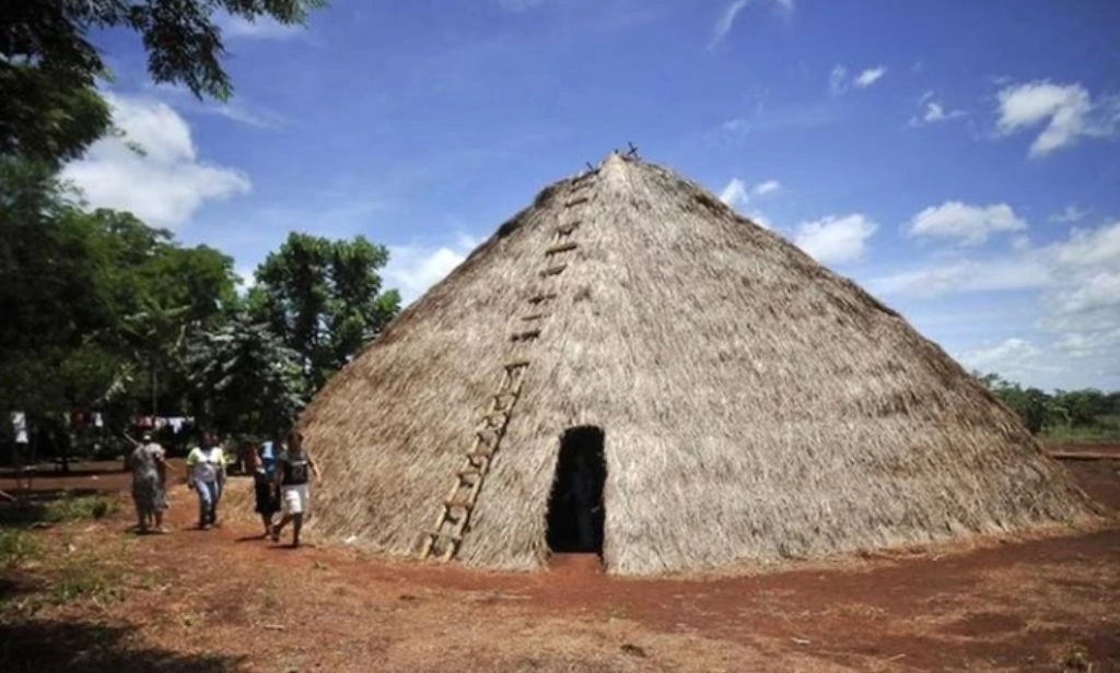 Mulher é espancada com corrente e bambu após flagrar o marido com outra no MS