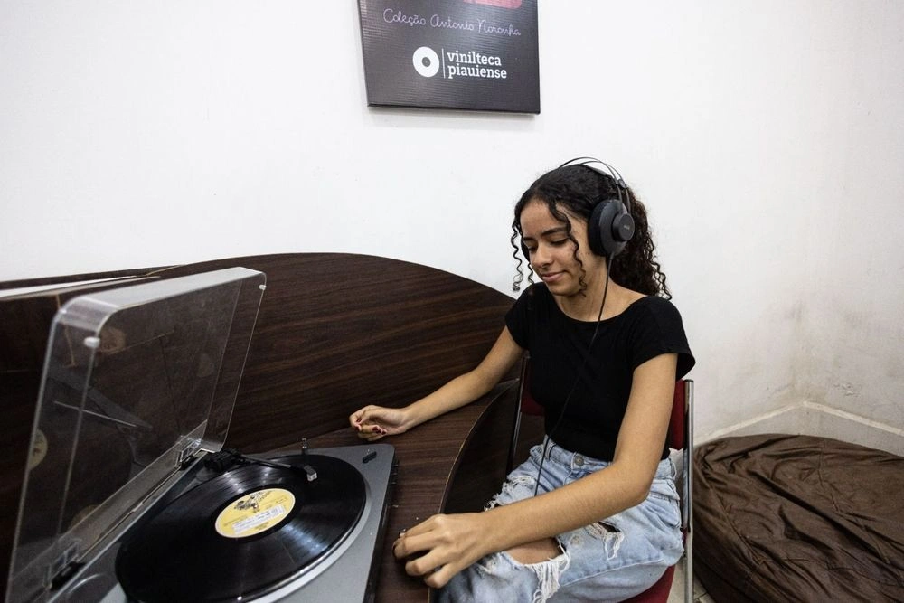 Músicas antigas encantam o público na Vinilteca Piauiense