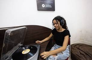 Músicas antigas encantam o público na Vinilteca Piauiense (Foto: Regis Falcão) Músicas antigas encantam o público na Vinilteca Piauiense (Foto: Regis Falcão)