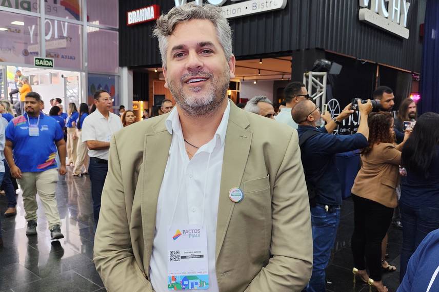 Pactos pelo Piauí reúne mais de 210 prefeitos eleitos e reeleitos em Teresina Pactos pelo Piauí reúne mais de 210 prefeitos eleitos e reeleitos em Teresina