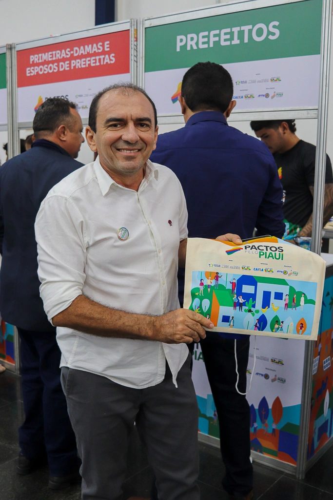 Pactos pelo Piauí reúne mais de 210 prefeitos eleitos e reeleitos em Teresina