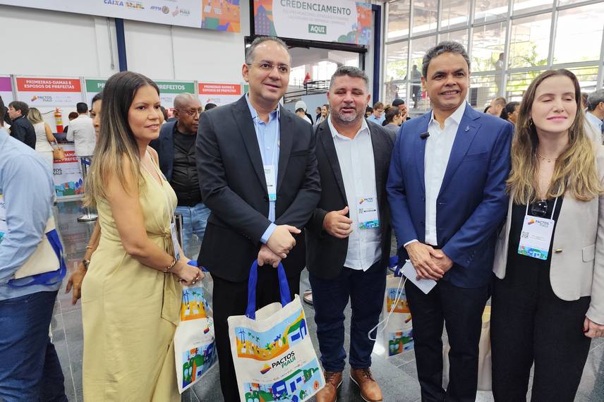 Pactos pelo Piauí reúne mais de 210 prefeitos eleitos e reeleitos em Teresina Pactos pelo Piauí reúne mais de 210 prefeitos eleitos e reeleitos em Teresina