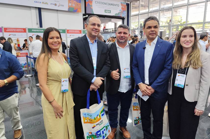 Pactos pelo Piauí reúne mais de 210 prefeitos eleitos e reeleitos em Teresina Pactos pelo Piauí reúne mais de 210 prefeitos eleitos e reeleitos em Teresina