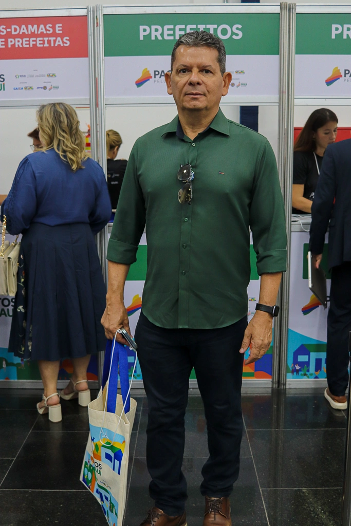 Pactos pelo Piauí reúne mais de 210 prefeitos eleitos e reeleitos em Teresina