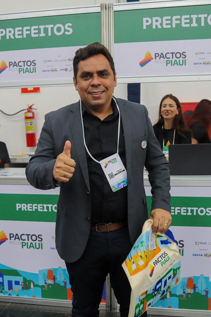 Pactos pelo Piauí reúne mais de 210 prefeitos eleitos e reeleitos em Teresina