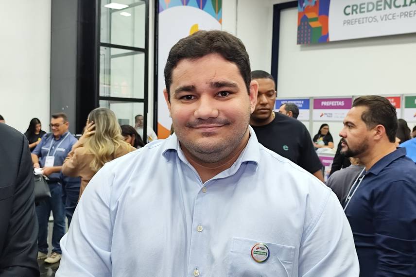 Pactos pelo Piauí reúne mais de 210 prefeitos eleitos e reeleitos em Teresina Pactos pelo Piauí reúne mais de 210 prefeitos eleitos e reeleitos em Teresina