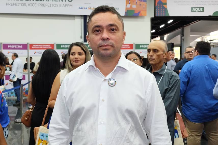 Pactos pelo Piauí reúne mais de 210 prefeitos eleitos e reeleitos em Teresina Pactos pelo Piauí reúne mais de 210 prefeitos eleitos e reeleitos em Teresina