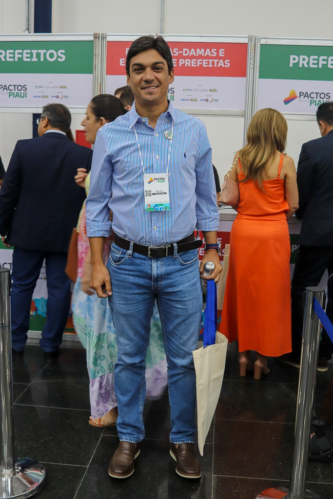 Pactos pelo Piauí reúne mais de 210 prefeitos eleitos e reeleitos em Teresina