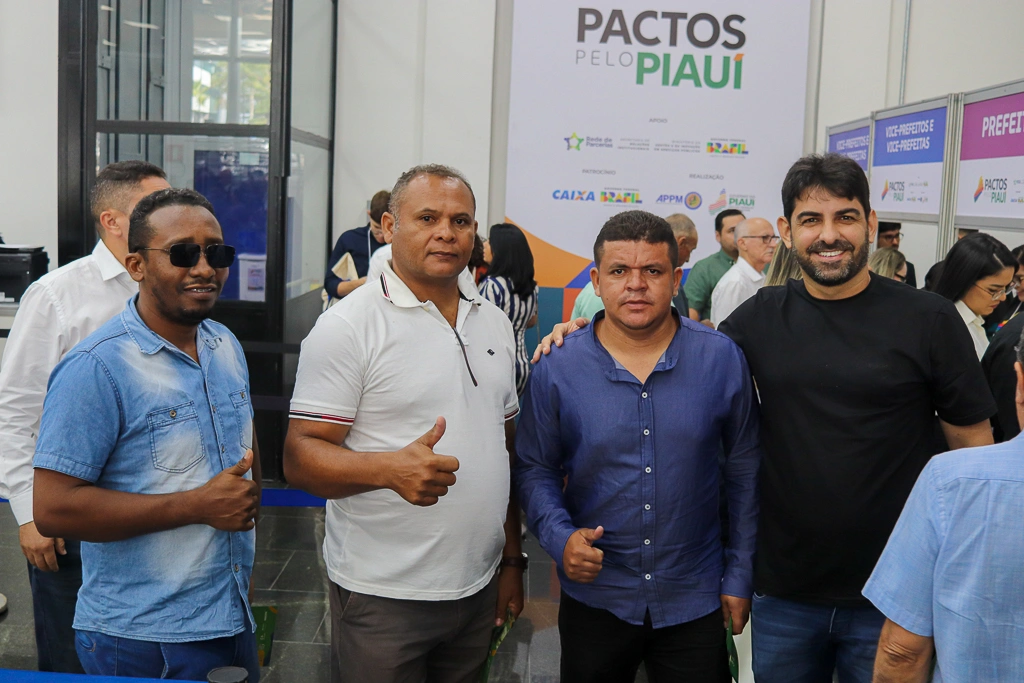 Pactos pelo Piauí reúne mais de 210 prefeitos eleitos e reeleitos em Teresina