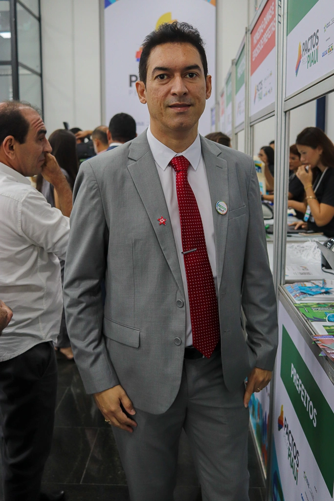 Pactos pelo Piauí reúne mais de 210 prefeitos eleitos e reeleitos em Teresina