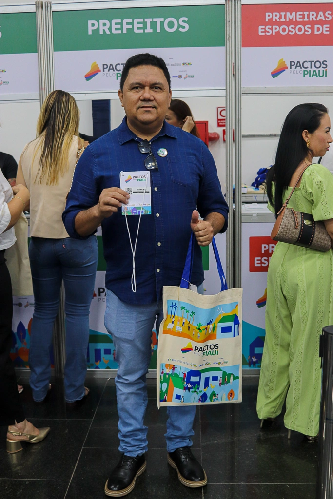 Pactos pelo Piauí reúne mais de 210 prefeitos eleitos e reeleitos em Teresina