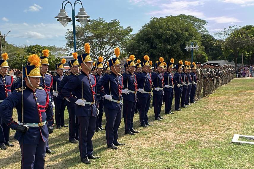 Polícia Militar do Piauí comemora Dia da Bandeira com promoções e homenagens para mais de 250 profissionais Polícia Militar do Piauí comemora Dia da Bandeira com promoções e homenagens para mais de 250 profissionais