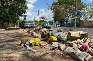Transportadores denunciam lixo acumulado na av. Maranhão e pedem providências (Foto: Conecta Piauí) Transportadores denunciam lixo acumulado na av. Maranhão e pedem providências (Foto: Conecta Piauí)