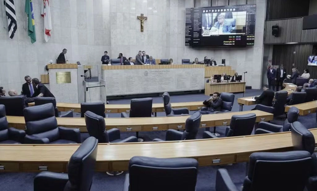 Vereadores de SP aumentam o próprio salário em mais de R$ 26 mil