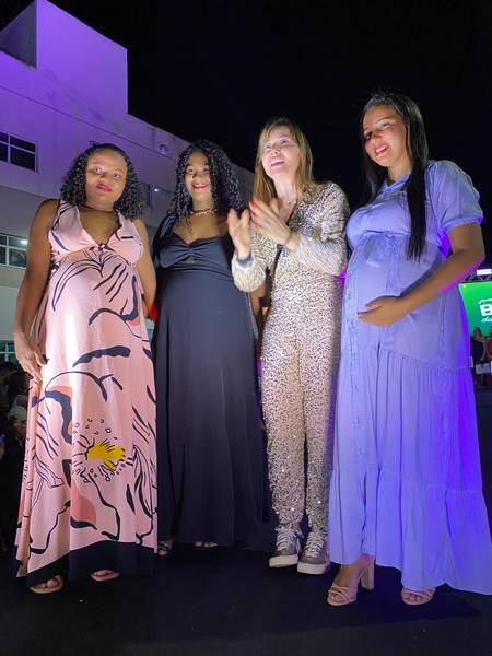 Bazar da Esperança aconteceu na Praça Leônidas Melo