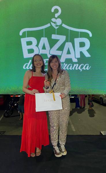 Bazar da Esperança aconteceu na Praça Leônidas Melo