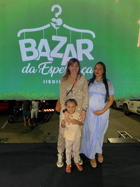 Bazar da Esperança aconteceu na Praça Leônidas Melo