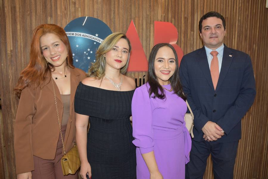 Conceição Carcará lança livro sobre trajetória de superação em solenidade na OAB