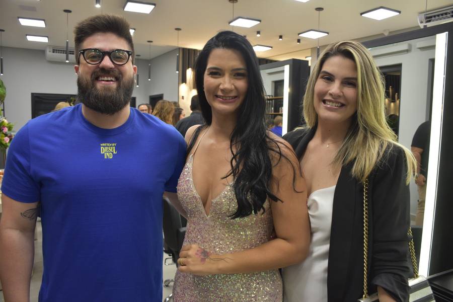 Coquetel de inauguração do Escovei Teresina reúne amigos e familiares