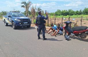 Criminosos com extensa ficha criminal são presos após roubo de moto em Teresina (Foto: Reprodução) Criminosos com extensa ficha criminal são presos após roubo de moto em Teresina (Foto: Reprodução)