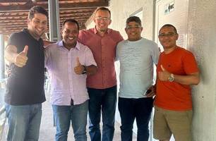 Da esquerda para a direita: Vereadores Pedro Augusto, o PA, Enzo Samuel, Helder Kaic, Uilma Resende e Kaká do Frigosá (Foto: Reprodução)