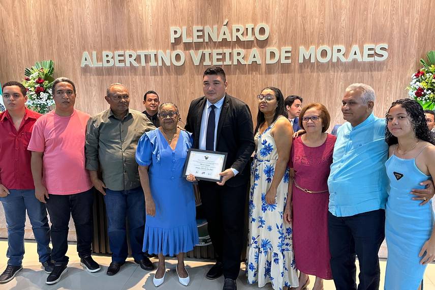 Demerval Lobão celebra 61 anos com homenagens e grande festa Demerval Lobão celebra 61 anos com homenagens e grande festa