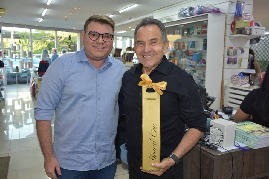 Empresário Paulo Machado Lançou o Livro, Matemática em nossas vidas