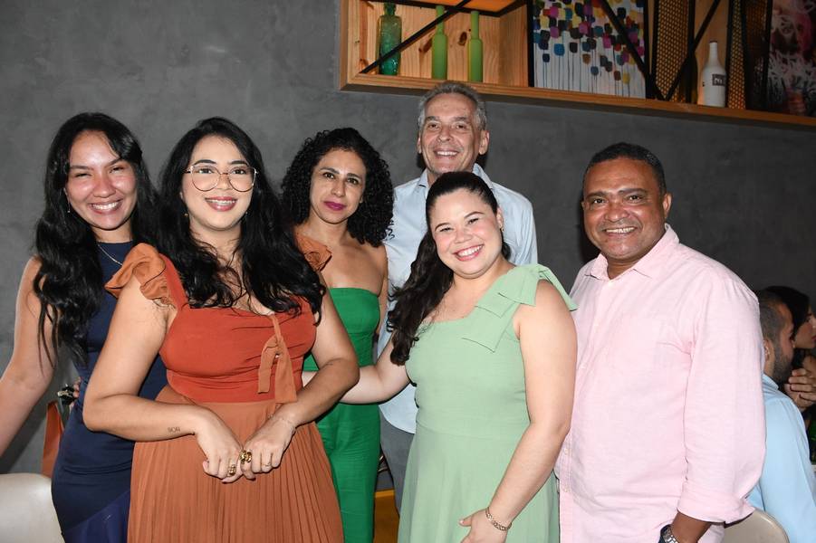 Escritório de advocacia Almeida & Costa realiza confraternização em clima de união