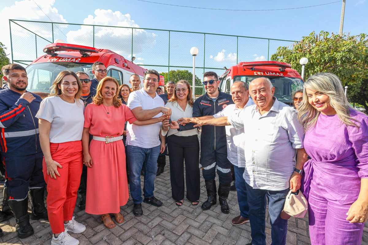 Governador inaugura reforma de praça e brinquedoteca em São Raimundo Nonato