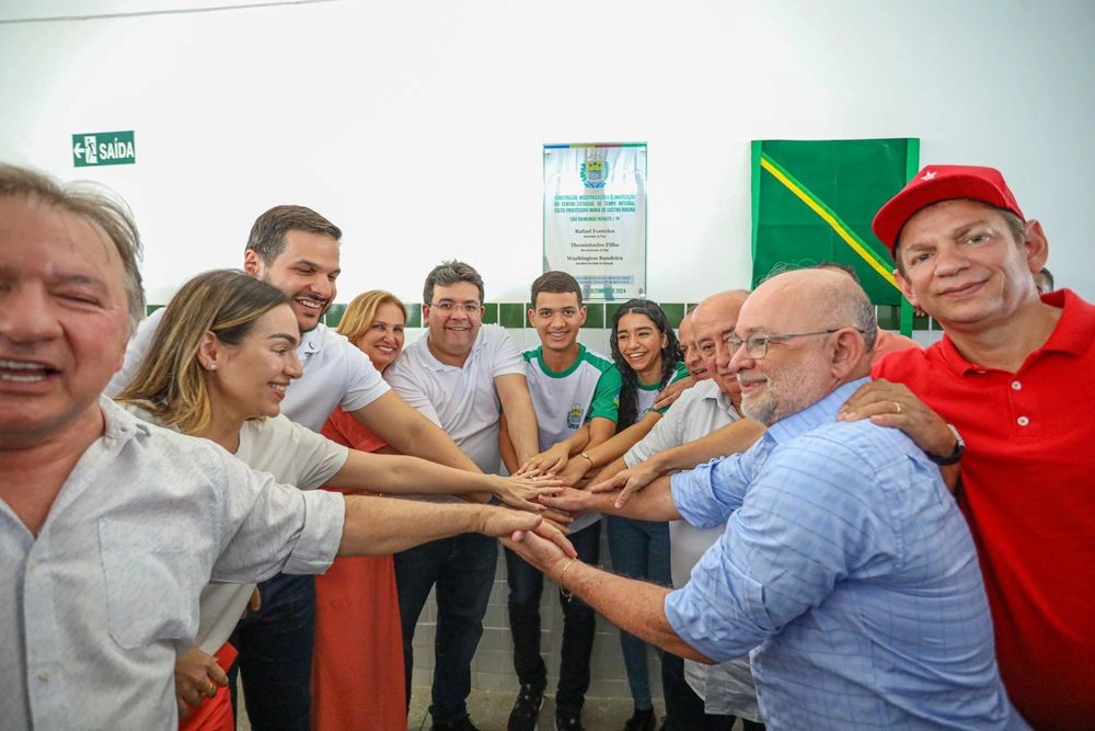 Governador Rafael Fonteles inaugura reforma de escola em São Raimundo Nonato