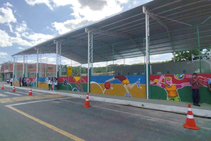 Inauguração da quadra CETI Maria Isaías de Jesus