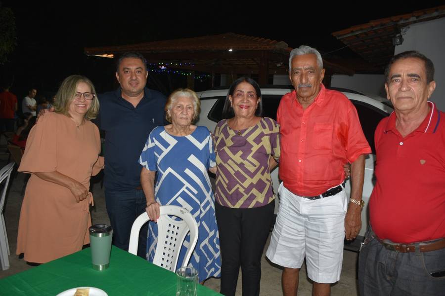 Médica Lúcia Vilela comemora confraternização Natalina no Sítio Vivelândia
