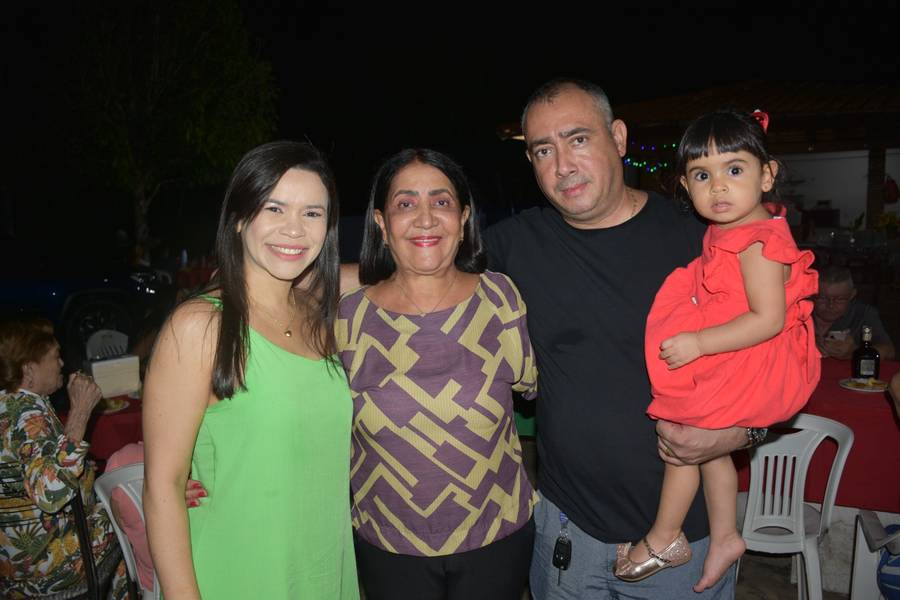 Médica Lúcia Vilela comemora confraternização Natalina no Sítio Vivelândia