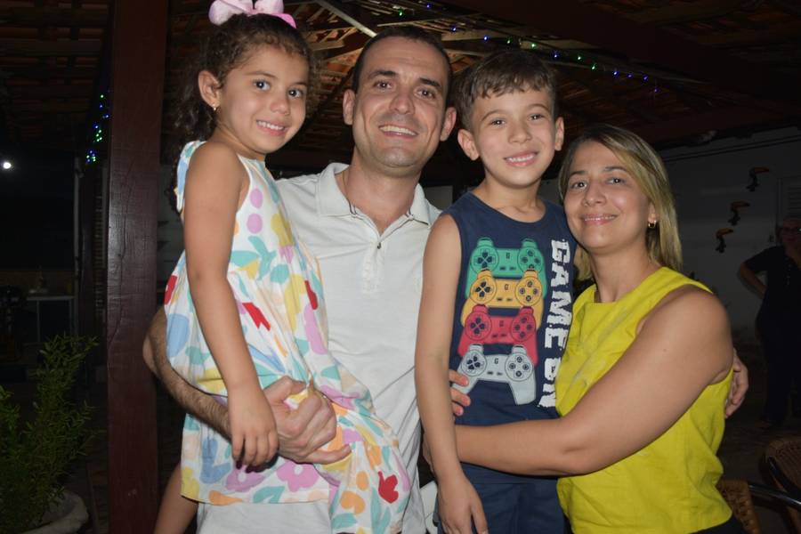 Médica Lúcia Vilela comemora confraternização Natalina no Sítio Vivelândia