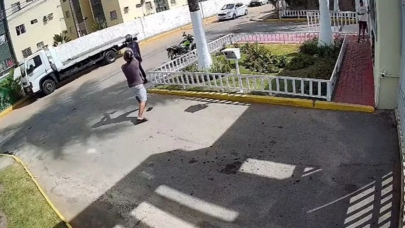 Motociclista de aplicativo é morto por PM ao terminar corrida em Recife