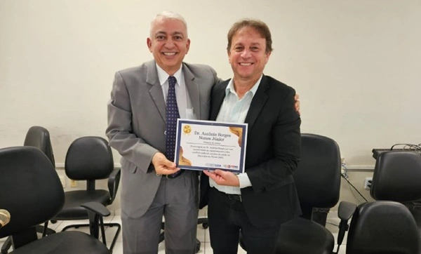 Promotor de Timon é homenageado por atuação em favor da saúde pública