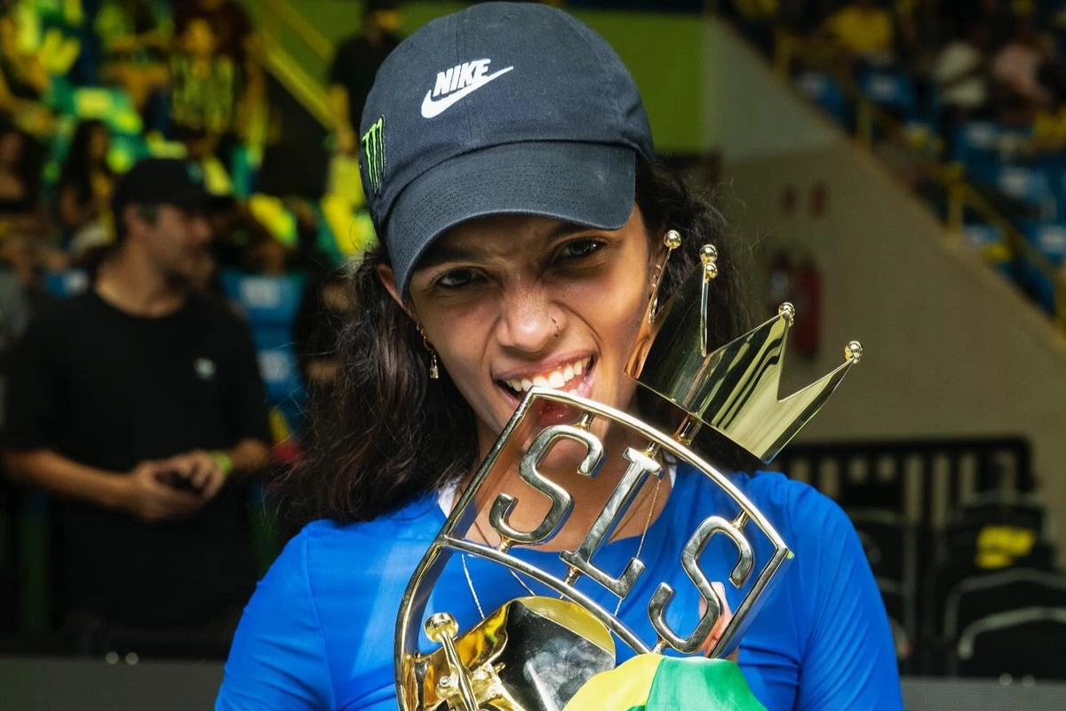Rayssa Leal vence no fim e se torna tricampeã mundial de skate street