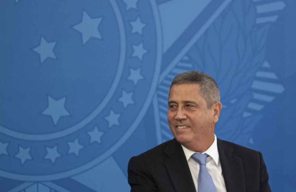 Veja os luxos do General Braga Netto na prisão do exército