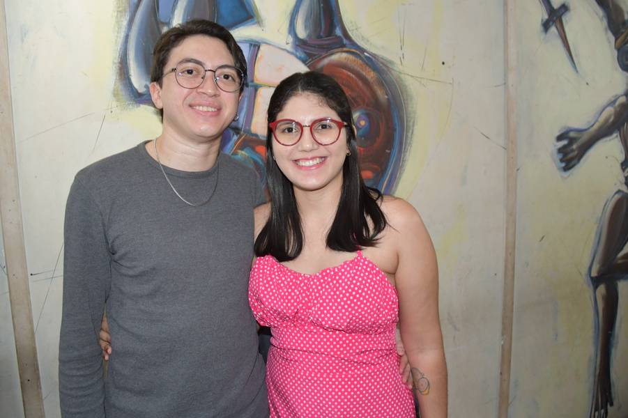 Zeca Baleiro encanta Teresina com show no Theatro 4 de Setembro