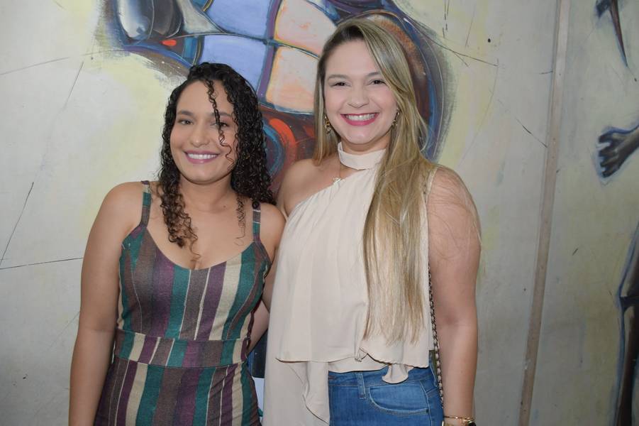 Zeca Baleiro encanta Teresina com show no Theatro 4 de Setembro