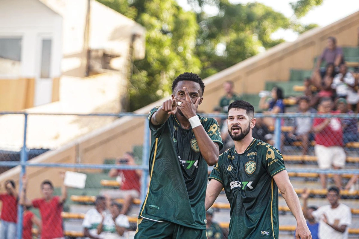 Altos vence Fluminense-PI e cgarante vaga para as semifinais do Piauiense