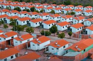 Casas da Caixa estão sendo vendidas de maneira irregular em Demerval Lobão (Foto: Reprodução) Casas da Caixa estão sendo vendidas de maneira irregular em Demerval Lobão (Foto: Reprodução)