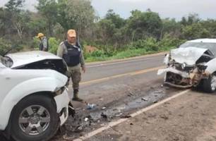 Colisão frontal deixa idosa morta e oito pessoas feridas entre Nazária e Teresina (Foto: Reprodução) Colisão frontal deixa idosa morta e oito pessoas feridas entre Nazária e Teresina (Foto: Reprodução)