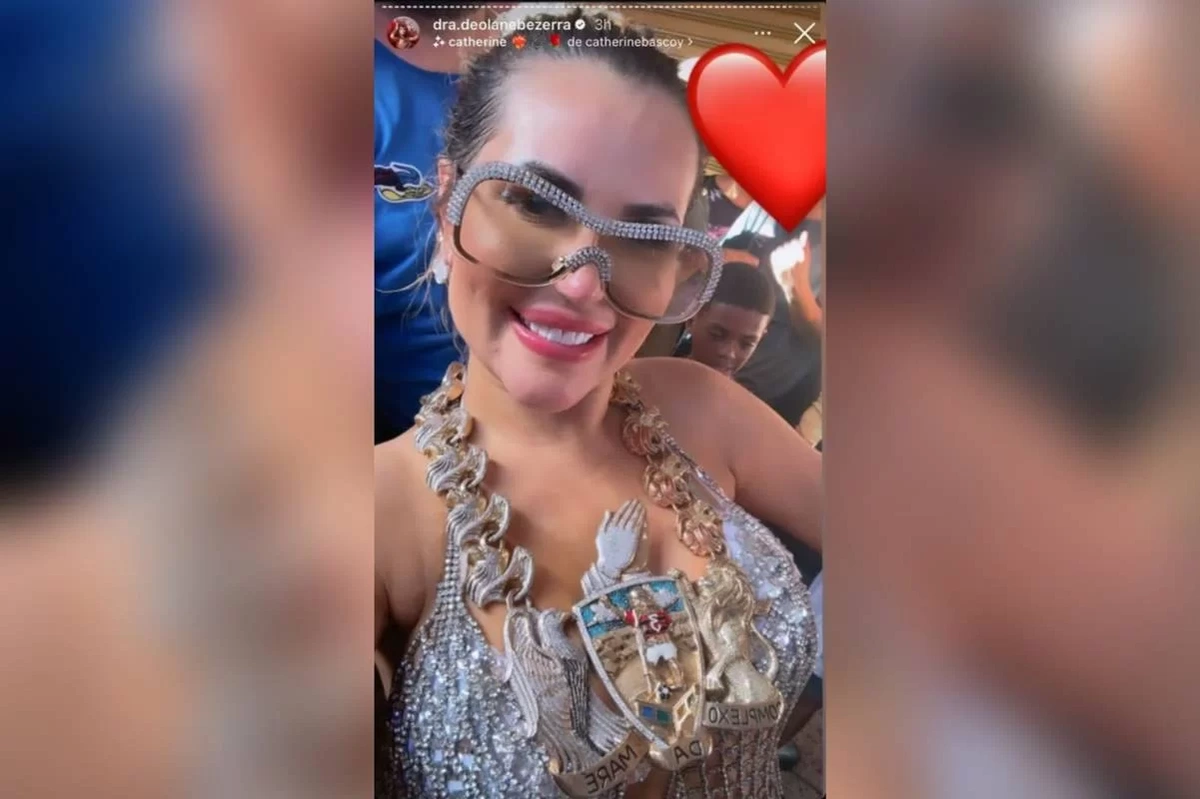 Deolane Bezerra é vista usando cordão de traficante da Maré