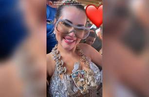 Deolane Bezerra é vista usando cordão de traficante da Maré (Foto: Reprodução/Redes sociais)