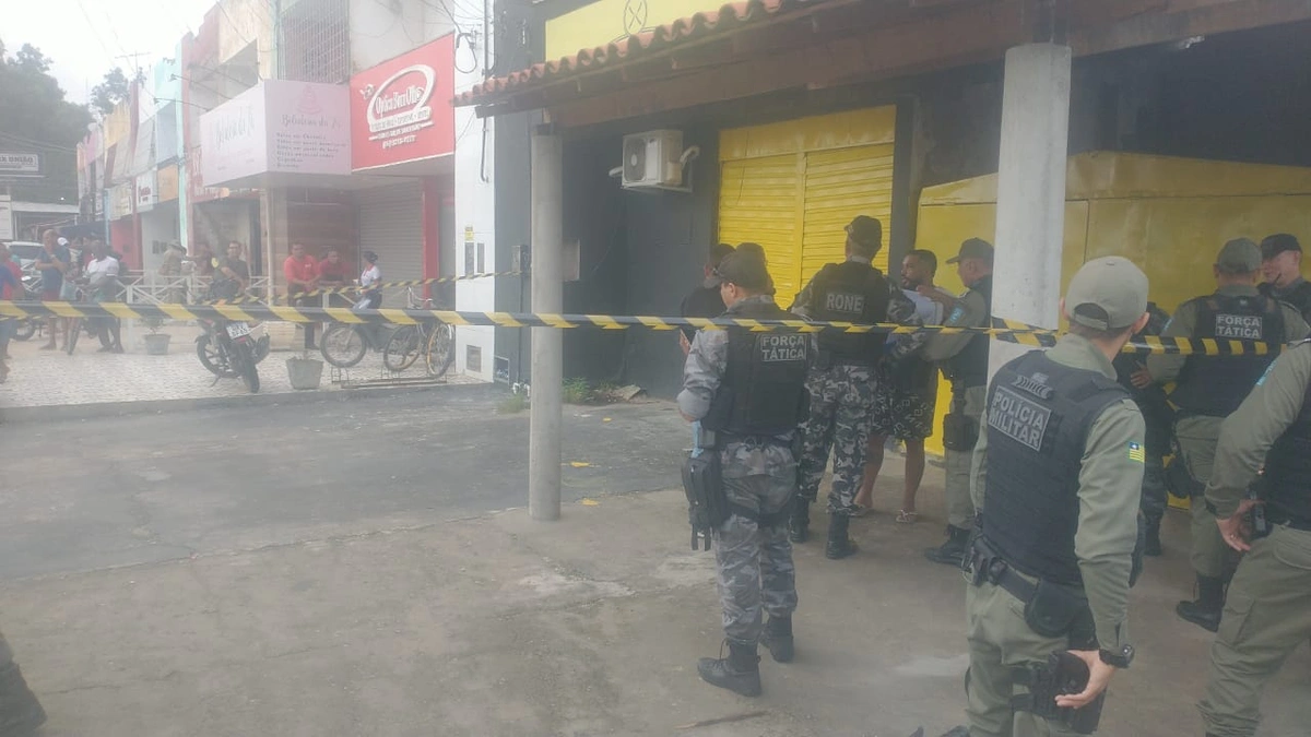 Dois homens são baleados e um deles acaba morrendo em barbearia de Teresina