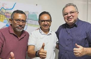 Florentino Neto à direita e Dr. Hélio no meio (Foto: Reprodução/Redes Sociais) Florentino Neto à direita e Dr. Hélio no meio (Foto: Reprodução/Redes Sociais)