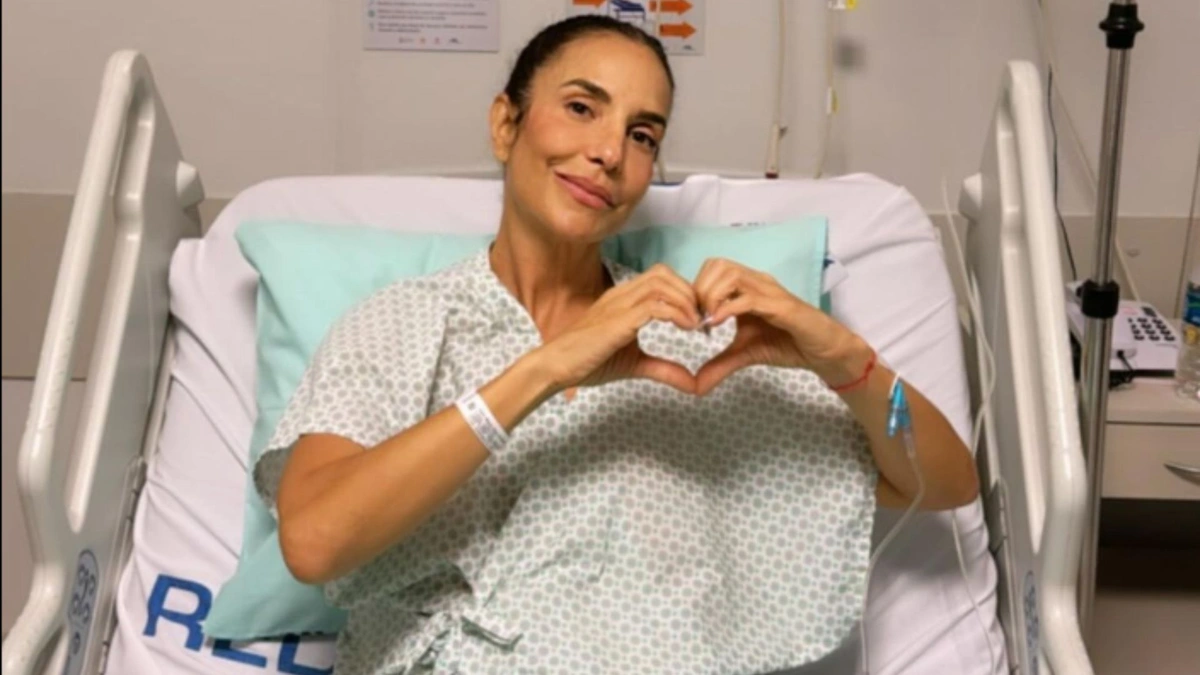 Ivete Sangalo é internada com pneumonia e tranquiliza fãs: 'Já estou melhor'