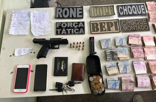 Material apreendido (Foto: Divulgação/SSP) Material apreendido (Foto: Divulgação/SSP)